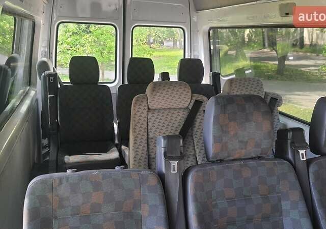 Белый Мерседес Sprinter, объемом двигателя 2.9 л и пробегом 540 тыс. км за 6200 $, фото 3 на Automoto.ua