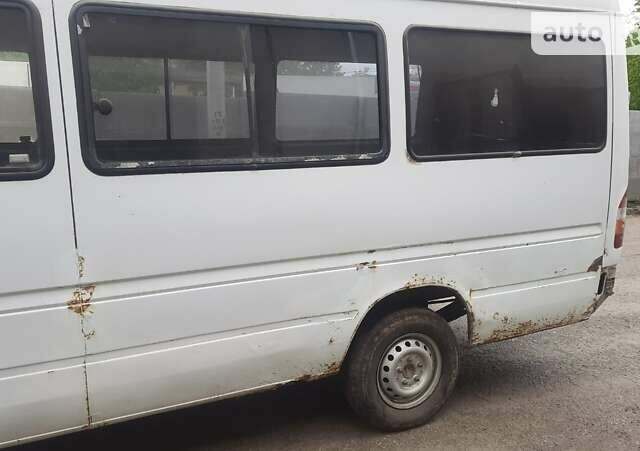 Білий Мерседес Sprinter, об'ємом двигуна 2.3 л та пробігом 299 тис. км за 2800 $, фото 3 на Automoto.ua