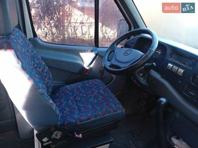 Белый Мерседес Sprinter, объемом двигателя 2.3 л и пробегом 500 тыс. км за 4900 $, фото 14 на Automoto.ua