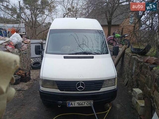 Белый Мерседес Sprinter, объемом двигателя 2.3 л и пробегом 550 тыс. км за 5800 $, фото 1 на Automoto.ua