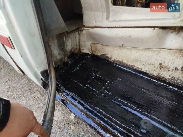 Белый Мерседес Sprinter, объемом двигателя 2.3 л и пробегом 620 тыс. км за 4800 $, фото 5 на Automoto.ua