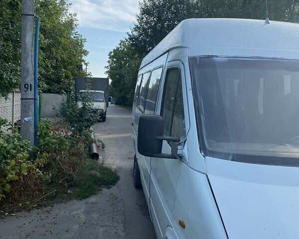Белый Мерседес Sprinter, объемом двигателя 2.9 л и пробегом 475 тыс. км за 4300 $, фото 4 на Automoto.ua