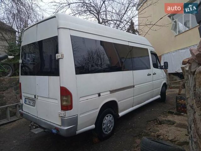 Белый Мерседес Sprinter, объемом двигателя 2.3 л и пробегом 550 тыс. км за 5800 $, фото 7 на Automoto.ua