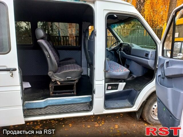 Белый Мерседес Sprinter, объемом двигателя 2.3 л и пробегом 354 тыс. км за 6000 $, фото 5 на Automoto.ua