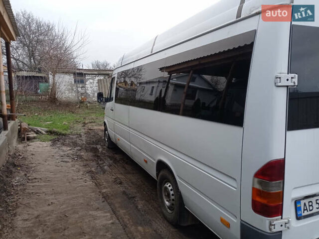 Белый Мерседес Sprinter, объемом двигателя 2.9 л и пробегом 80 тыс. км за 7500 $, фото 1 на Automoto.ua