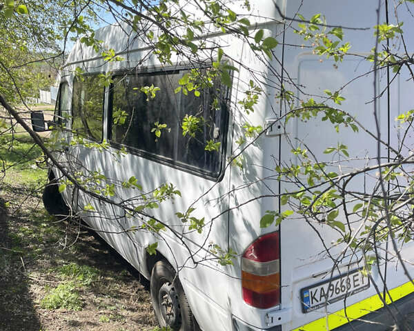 Белый Мерседес Sprinter, объемом двигателя 2.3 л и пробегом 312 тыс. км за 5100 $, фото 26 на Automoto.ua