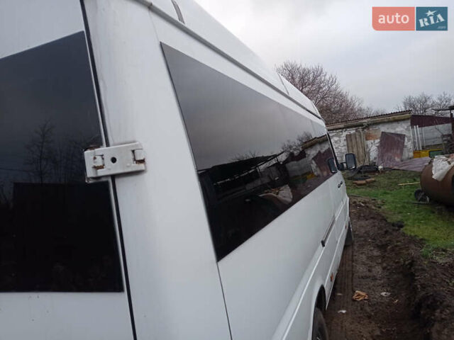 Белый Мерседес Sprinter, объемом двигателя 2.9 л и пробегом 80 тыс. км за 7500 $, фото 2 на Automoto.ua