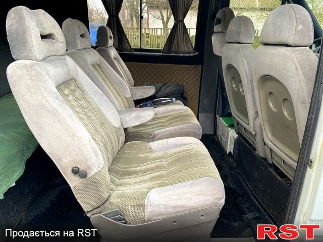 Белый Мерседес Sprinter, объемом двигателя 2.9 л и пробегом 425 тыс. км за 7000 $, фото 9 на Automoto.ua