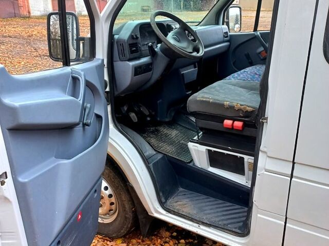 Белый Мерседес Sprinter, объемом двигателя 2.3 л и пробегом 354 тыс. км за 6000 $, фото 4 на Automoto.ua