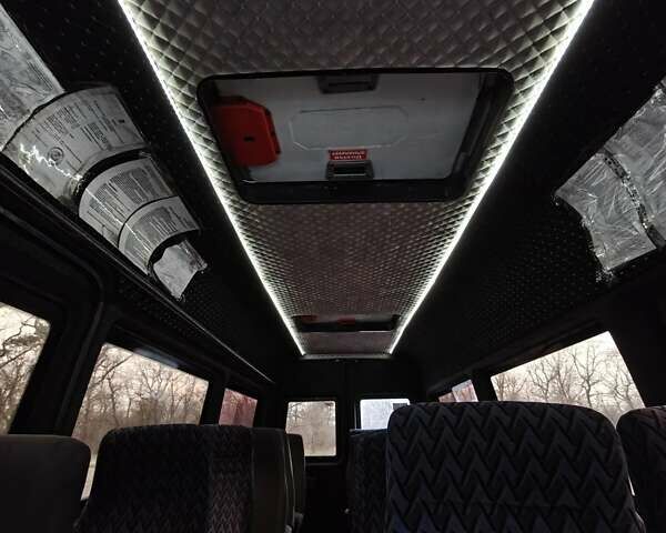Белый Мерседес Sprinter, объемом двигателя 2.9 л и пробегом 300 тыс. км за 7000 $, фото 6 на Automoto.ua