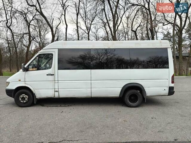 Белый Мерседес Sprinter, объемом двигателя 2.9 л и пробегом 300 тыс. км за 7000 $, фото 9 на Automoto.ua