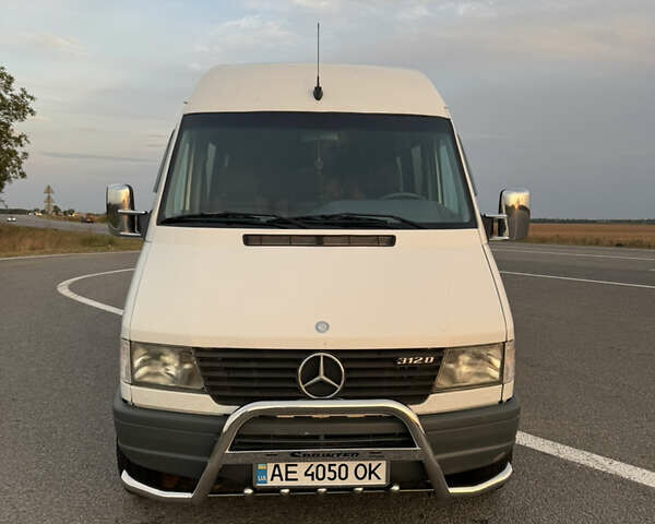 Білий Мерседес Sprinter, об'ємом двигуна 2.9 л та пробігом 386 тис. км за 10000 $, фото 7 на Automoto.ua