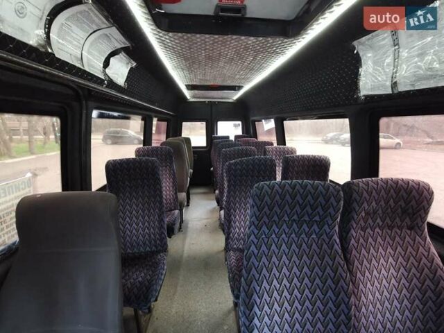 Белый Мерседес Sprinter, объемом двигателя 2.9 л и пробегом 300 тыс. км за 7000 $, фото 4 на Automoto.ua