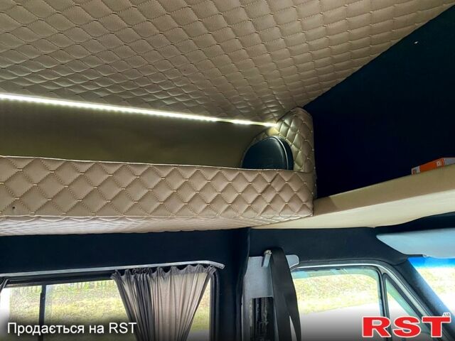 Белый Мерседес Sprinter, объемом двигателя 2.9 л и пробегом 425 тыс. км за 7000 $, фото 13 на Automoto.ua