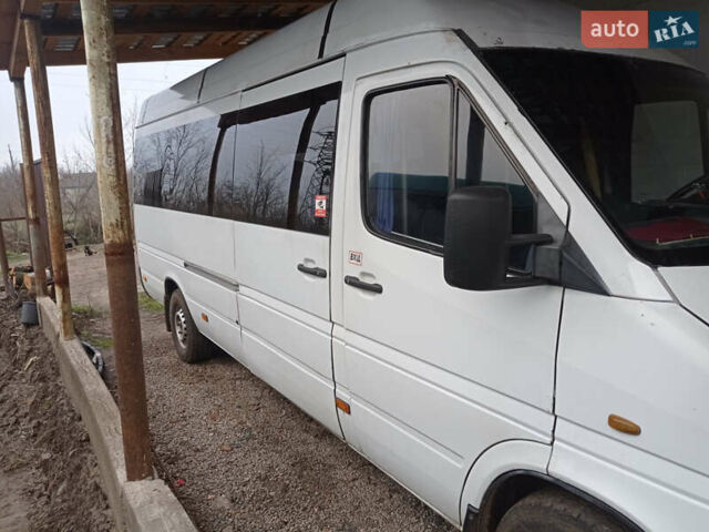 Белый Мерседес Sprinter, объемом двигателя 2.9 л и пробегом 80 тыс. км за 7500 $, фото 4 на Automoto.ua