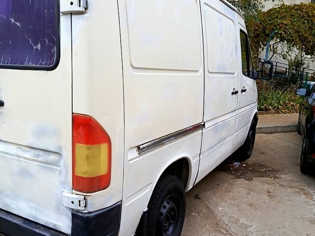 Белый Мерседес Sprinter, объемом двигателя 2.3 л и пробегом 510 тыс. км за 3999 $, фото 3 на Automoto.ua