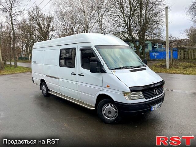 Белый Мерседес Sprinter, объемом двигателя 2.9 л и пробегом 425 тыс. км за 7000 $, фото 12 на Automoto.ua