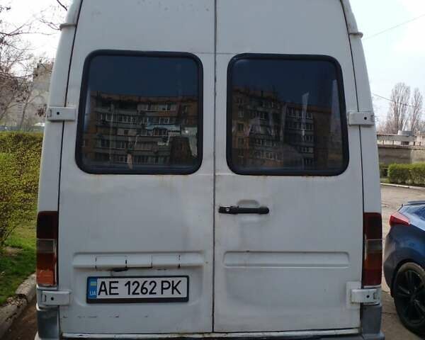 Белый Мерседес Sprinter, объемом двигателя 2.3 л и пробегом 450 тыс. км за 3999 $, фото 6 на Automoto.ua