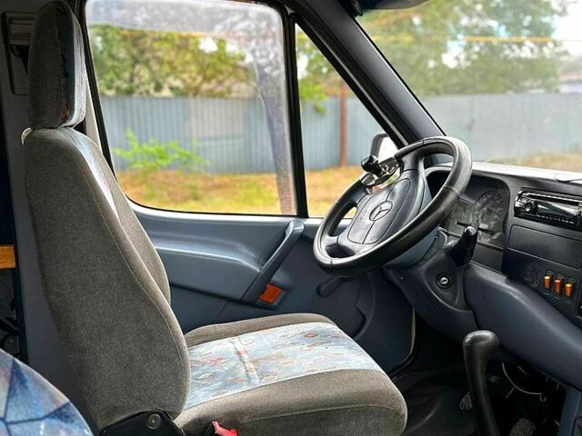 Белый Мерседес Sprinter, объемом двигателя 2.9 л и пробегом 650 тыс. км за 8500 $, фото 5 на Automoto.ua