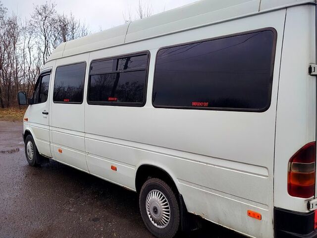 Белый Мерседес Sprinter, объемом двигателя 2.9 л и пробегом 610 тыс. км за 7000 $, фото 1 на Automoto.ua