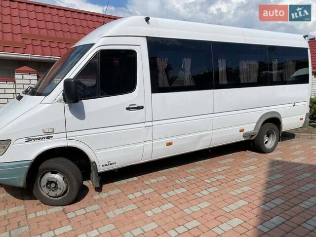 Белый Мерседес Sprinter, объемом двигателя 2.9 л и пробегом 300 тыс. км за 9500 $, фото 1 на Automoto.ua