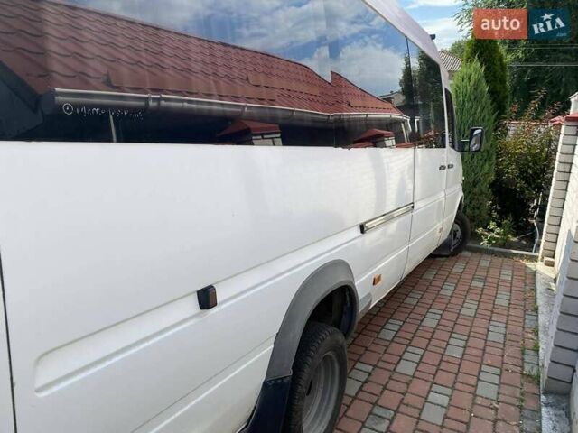 Белый Мерседес Sprinter, объемом двигателя 2.9 л и пробегом 300 тыс. км за 9500 $, фото 3 на Automoto.ua