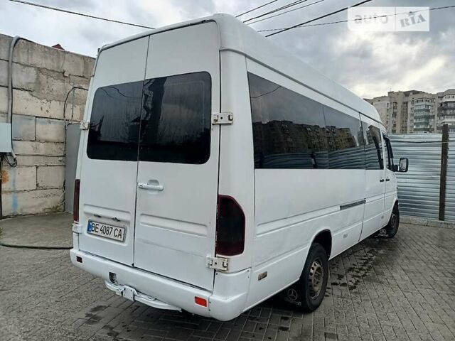 Белый Мерседес Sprinter, объемом двигателя 2.9 л и пробегом 570 тыс. км за 7000 $, фото 3 на Automoto.ua