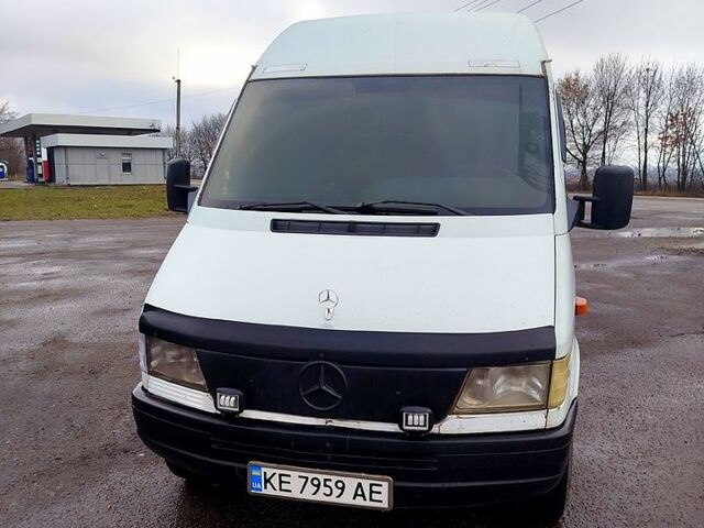 Белый Мерседес Sprinter, объемом двигателя 2.9 л и пробегом 610 тыс. км за 7000 $, фото 2 на Automoto.ua