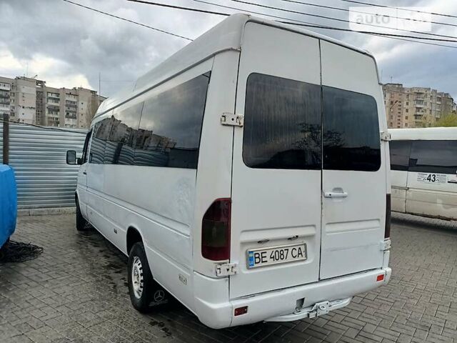 Белый Мерседес Sprinter, объемом двигателя 2.9 л и пробегом 570 тыс. км за 7000 $, фото 2 на Automoto.ua