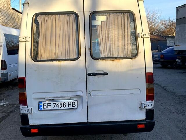 Белый Мерседес Sprinter, объемом двигателя 2.9 л и пробегом 100 тыс. км за 6500 $, фото 3 на Automoto.ua