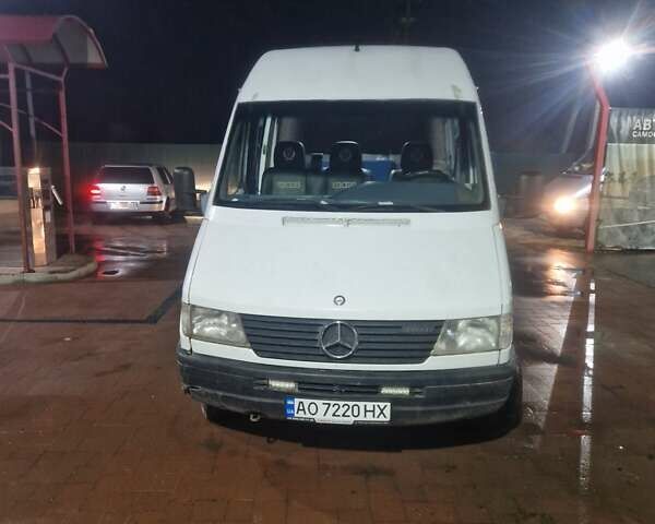 Белый Мерседес Sprinter, объемом двигателя 2.9 л и пробегом 777 тыс. км за 3650 $, фото 1 на Automoto.ua