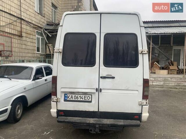 Белый Мерседес Sprinter, объемом двигателя 2.9 л и пробегом 950 тыс. км за 9500 $, фото 3 на Automoto.ua