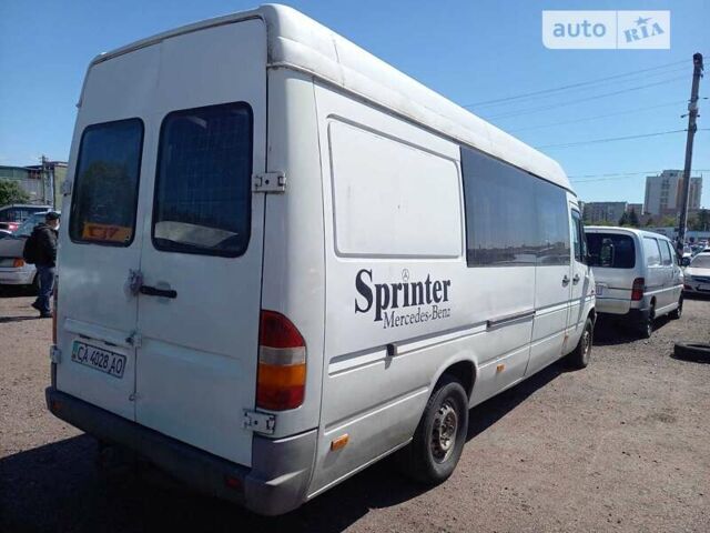 Белый Мерседес Sprinter, объемом двигателя 2.9 л и пробегом 630 тыс. км за 6000 $, фото 8 на Automoto.ua