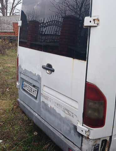 Белый Мерседес Sprinter, объемом двигателя 2.9 л и пробегом 700 тыс. км за 5000 $, фото 4 на Automoto.ua