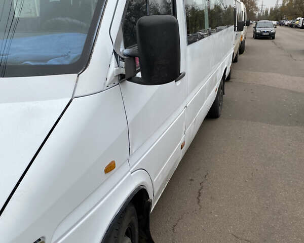 Белый Мерседес Sprinter, объемом двигателя 2.87 л и пробегом 300 тыс. км за 4500 $, фото 10 на Automoto.ua