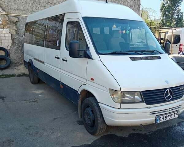 Белый Мерседес Sprinter, объемом двигателя 2.9 л и пробегом 320 тыс. км за 6400 $, фото 7 на Automoto.ua