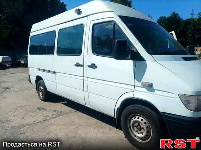 Белый Мерседес Sprinter, объемом двигателя 2.9 л и пробегом 100 тыс. км за 7199 $, фото 3 на Automoto.ua