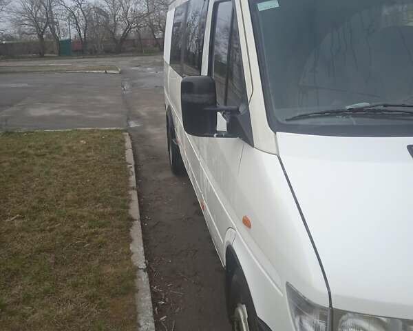 Белый Мерседес Sprinter, объемом двигателя 2.9 л и пробегом 100 тыс. км за 8500 $, фото 2 на Automoto.ua
