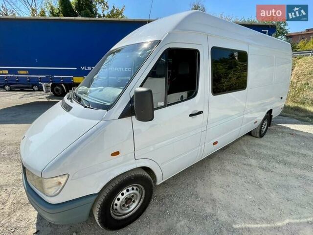 Белый Мерседес Sprinter, объемом двигателя 2.9 л и пробегом 400 тыс. км за 9500 $, фото 7 на Automoto.ua