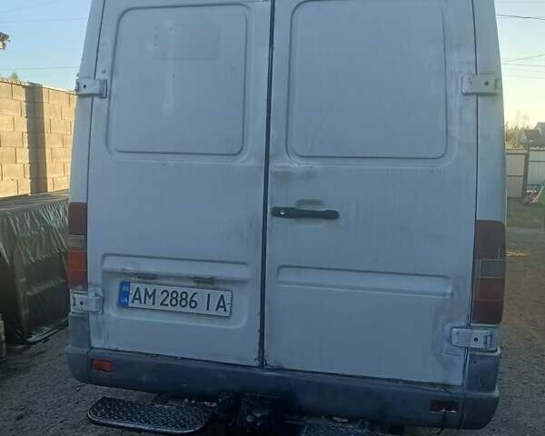 Белый Мерседес Sprinter, объемом двигателя 2.9 л и пробегом 350 тыс. км за 6200 $, фото 7 на Automoto.ua