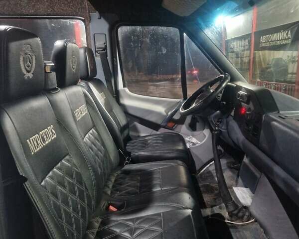 Белый Мерседес Sprinter, объемом двигателя 2.9 л и пробегом 777 тыс. км за 3650 $, фото 4 на Automoto.ua