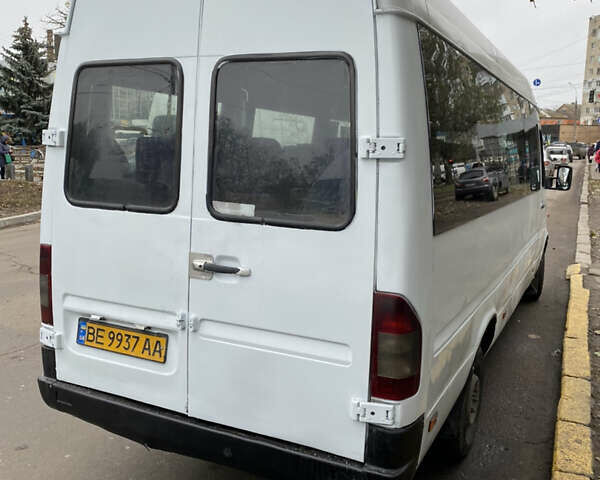 Белый Мерседес Sprinter, объемом двигателя 2.87 л и пробегом 300 тыс. км за 4500 $, фото 4 на Automoto.ua