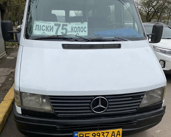 Белый Мерседес Sprinter, объемом двигателя 2.87 л и пробегом 300 тыс. км за 4500 $, фото 1 на Automoto.ua