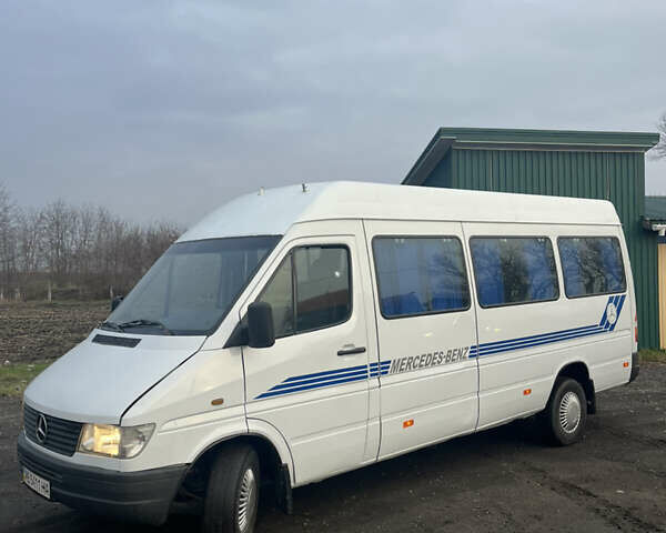 Белый Мерседес Sprinter, объемом двигателя 2.87 л и пробегом 500 тыс. км за 7800 $, фото 1 на Automoto.ua