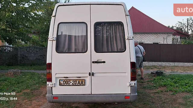 Белый Мерседес Sprinter, объемом двигателя 2.9 л и пробегом 570 тыс. км за 5300 $, фото 1 на Automoto.ua