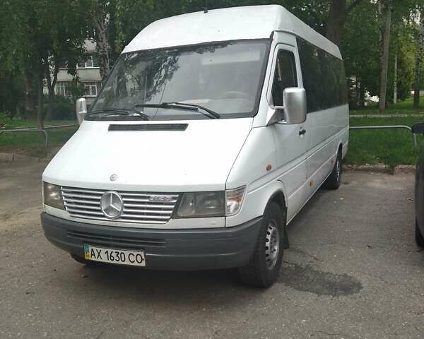 Белый Мерседес Sprinter, объемом двигателя 0 л и пробегом 350 тыс. км за 5900 $, фото 1 на Automoto.ua