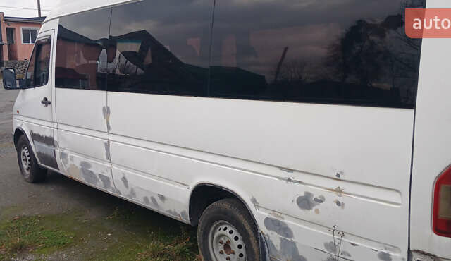Белый Мерседес Sprinter, объемом двигателя 2.9 л и пробегом 700 тыс. км за 5000 $, фото 6 на Automoto.ua