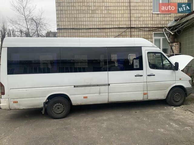 Белый Мерседес Sprinter, объемом двигателя 2.9 л и пробегом 950 тыс. км за 9500 $, фото 2 на Automoto.ua