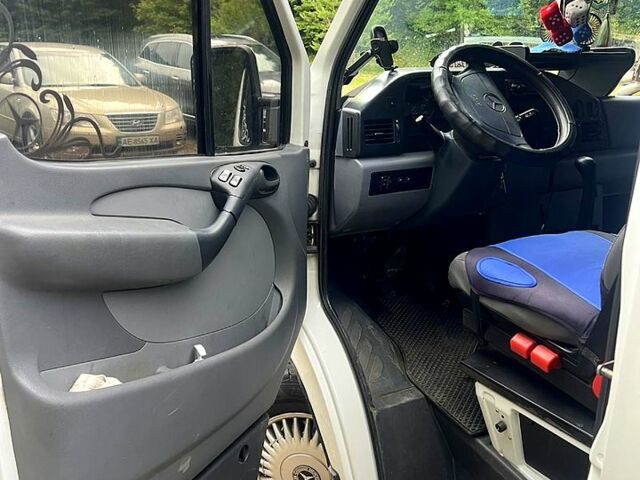 Білий Мерседес Sprinter, об'ємом двигуна 2.9 л та пробігом 300 тис. км за 10200 $, фото 5 на Automoto.ua