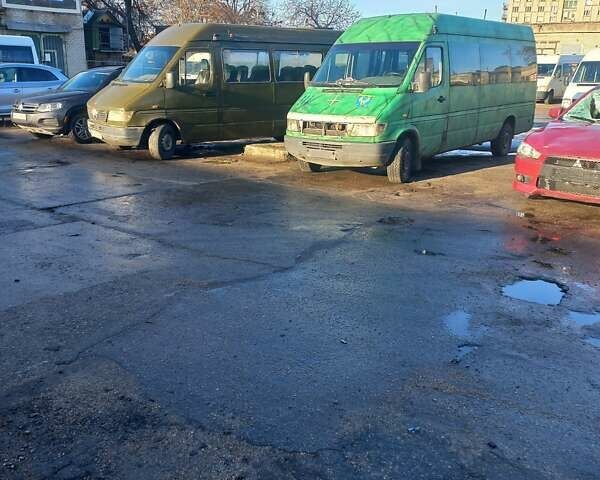 Білий Мерседес Sprinter, об'ємом двигуна 2.9 л та пробігом 300 тис. км за 5000 $, фото 1 на Automoto.ua
